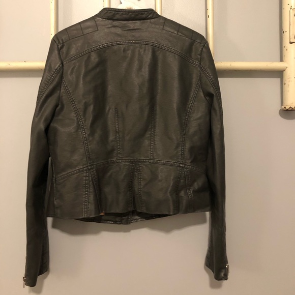 Black Rivet Designer Jacket - Picture 8 of 9